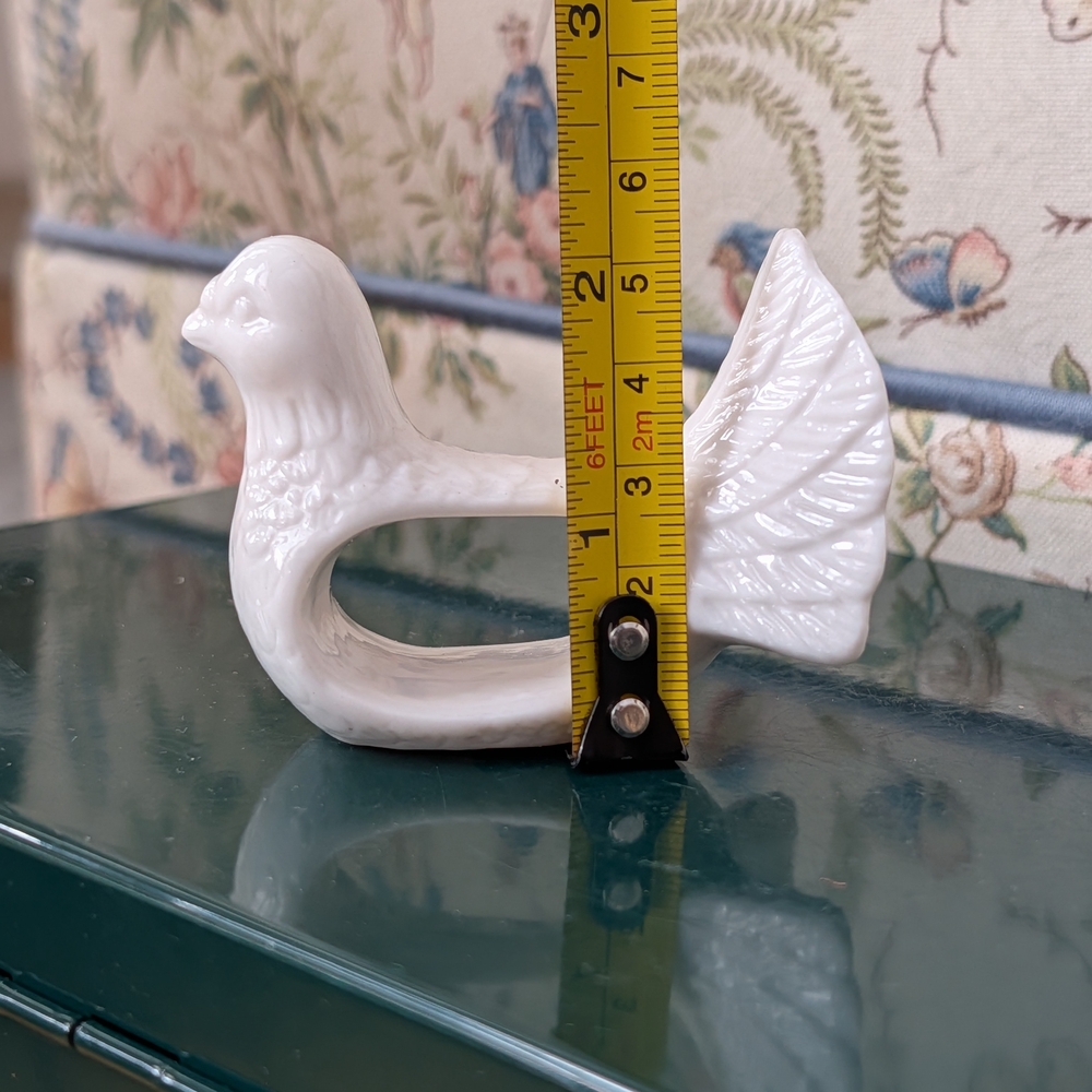 Abbott Chicken Napkin Rings - Picture 10 of 12